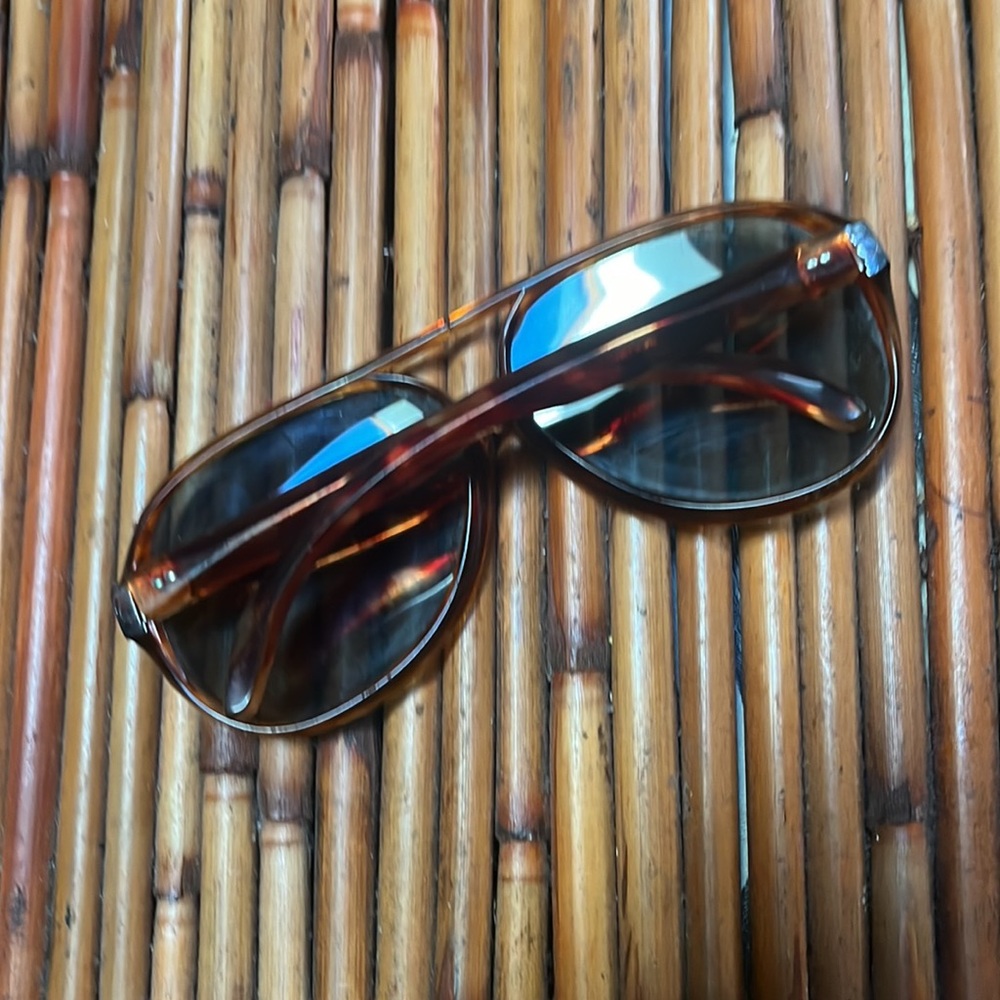 SUNGLASSES - Picture 3 of 3